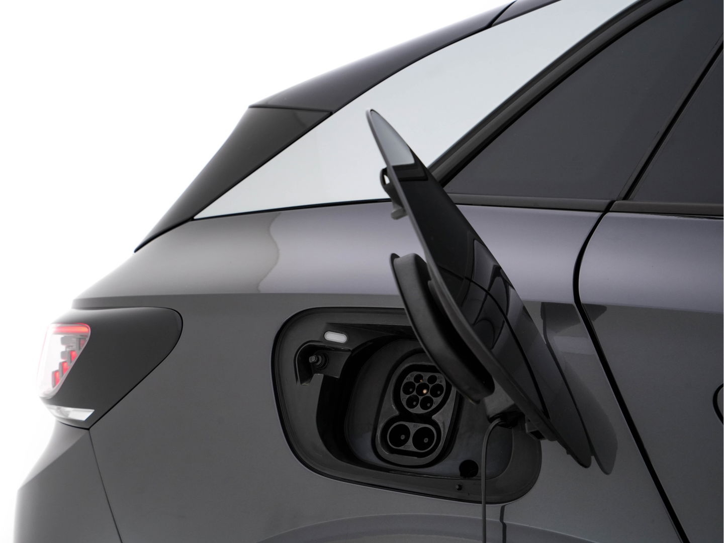 Volkswagen ID.4 First Max 77 kWh [ 3-Fase ] {SOH-81%} (INCL.BTW) Aut. *PANO | HEAD-UP | LEATHER-FABRIC | FULL-LED | MEMORY-PACK | TOP-VIEW | BLIND-SPOT | HEATED-SPORTSEATS | DIGI-COCKPIT | DAB+ | 19''ALU*