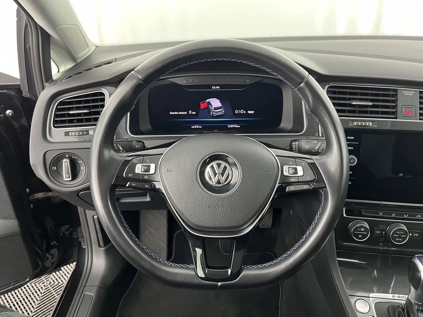 Volkswagen e-Golf (INCL.BTW) *HEAT-PUMP | ADAPTIVE-CRUISE | FULL-LED | DIGI-COCKPIT | NAVI-FULLMAP | CAMERA | KEYLESS | ECC | PDC | 16''ALU*
