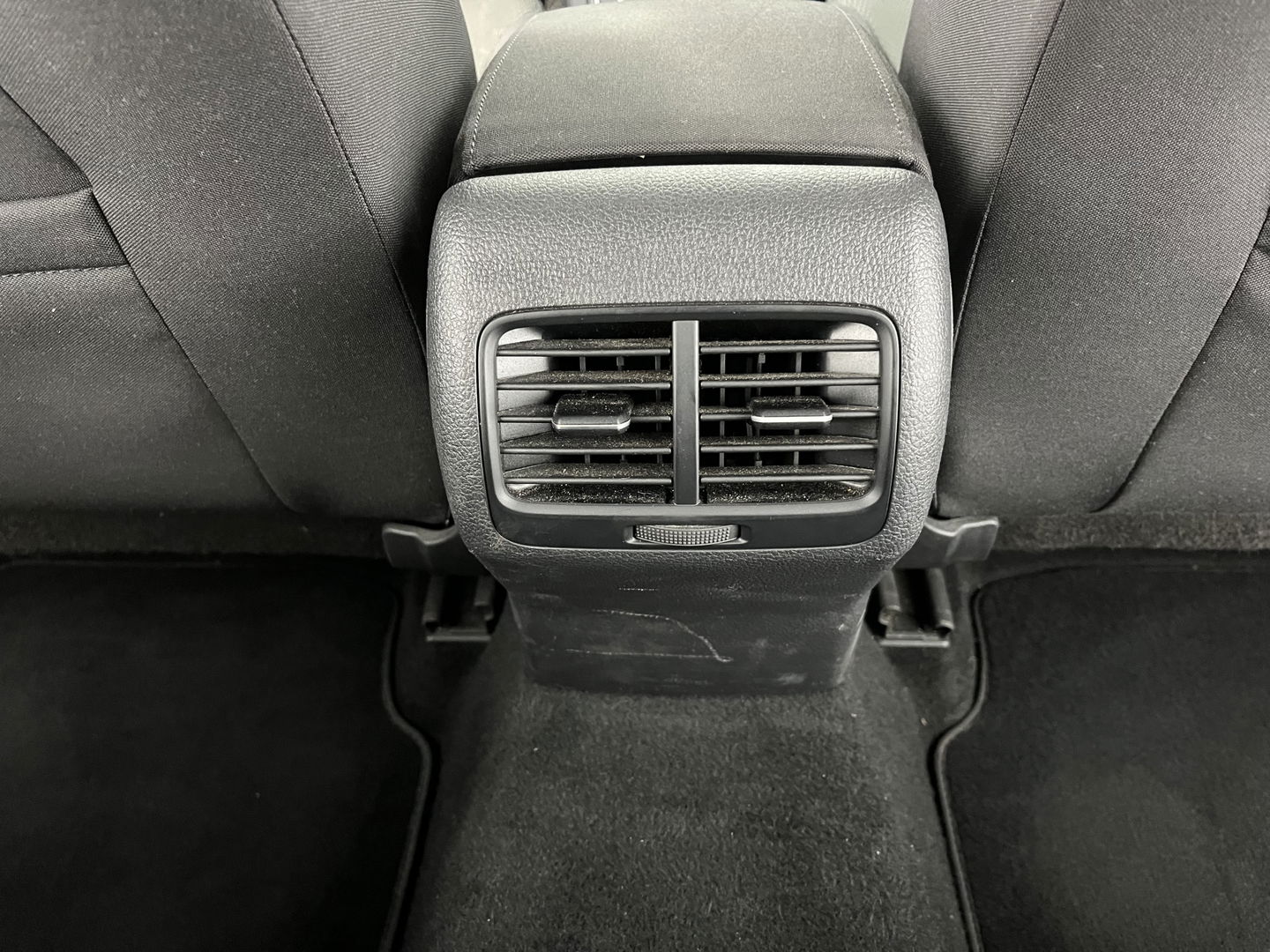 Volkswagen e-Golf (INCL.BTW) *HEAT-PUMP | ADAPTIVE-CRUISE | FULL-LED | DIGI-COCKPIT | NAVI-FULLMAP | CAMERA | KEYLESS | ECC | PDC | 16''ALU*