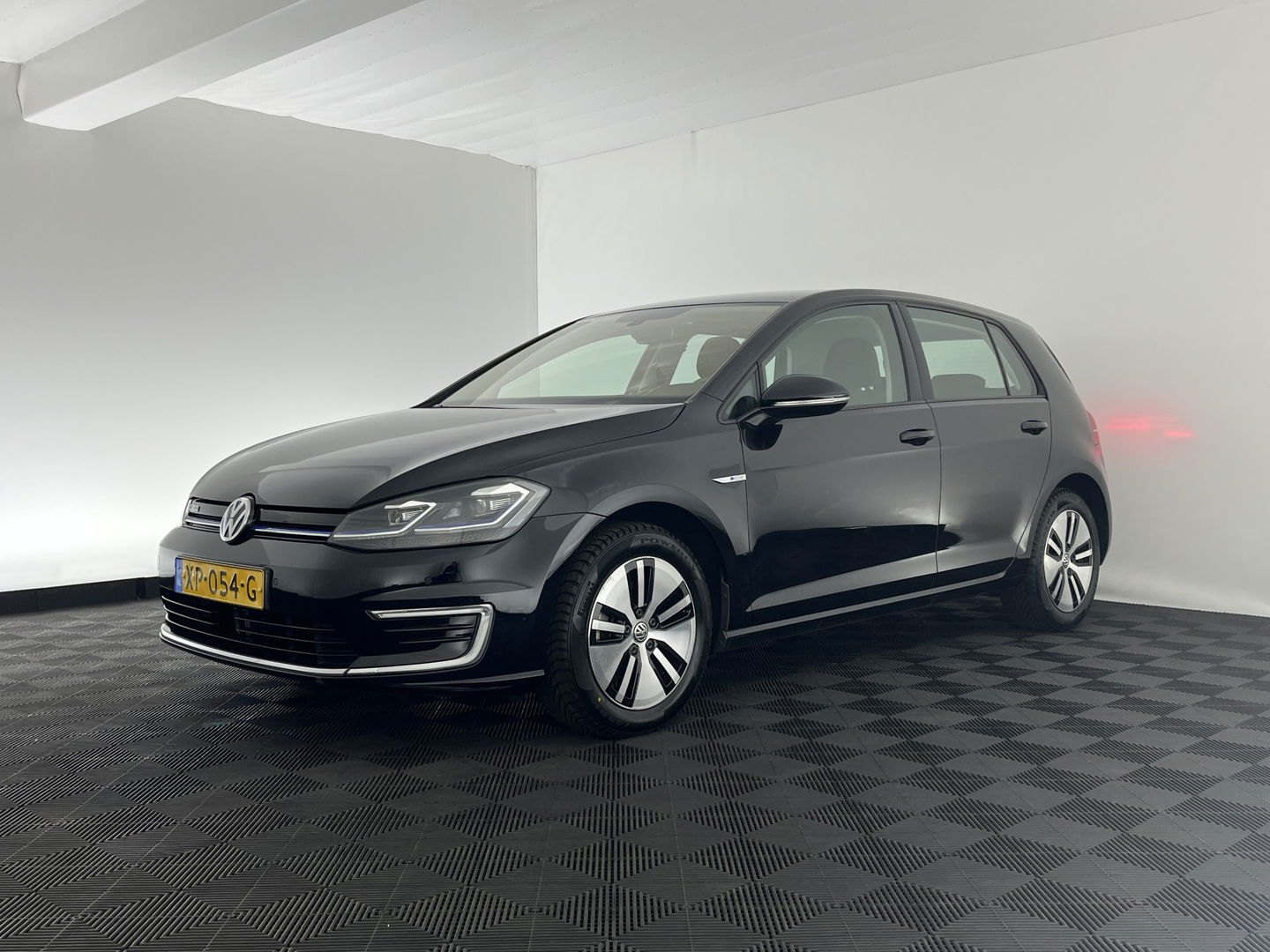 Volkswagen e-Golf (INCL.BTW) *HEAT-PUMP | ADAPTIVE-CRUISE | FULL-LED | DIGI-COCKPIT | NAVI-FULLMAP | CAMERA | KEYLESS | ECC | PDC | 16''ALU*