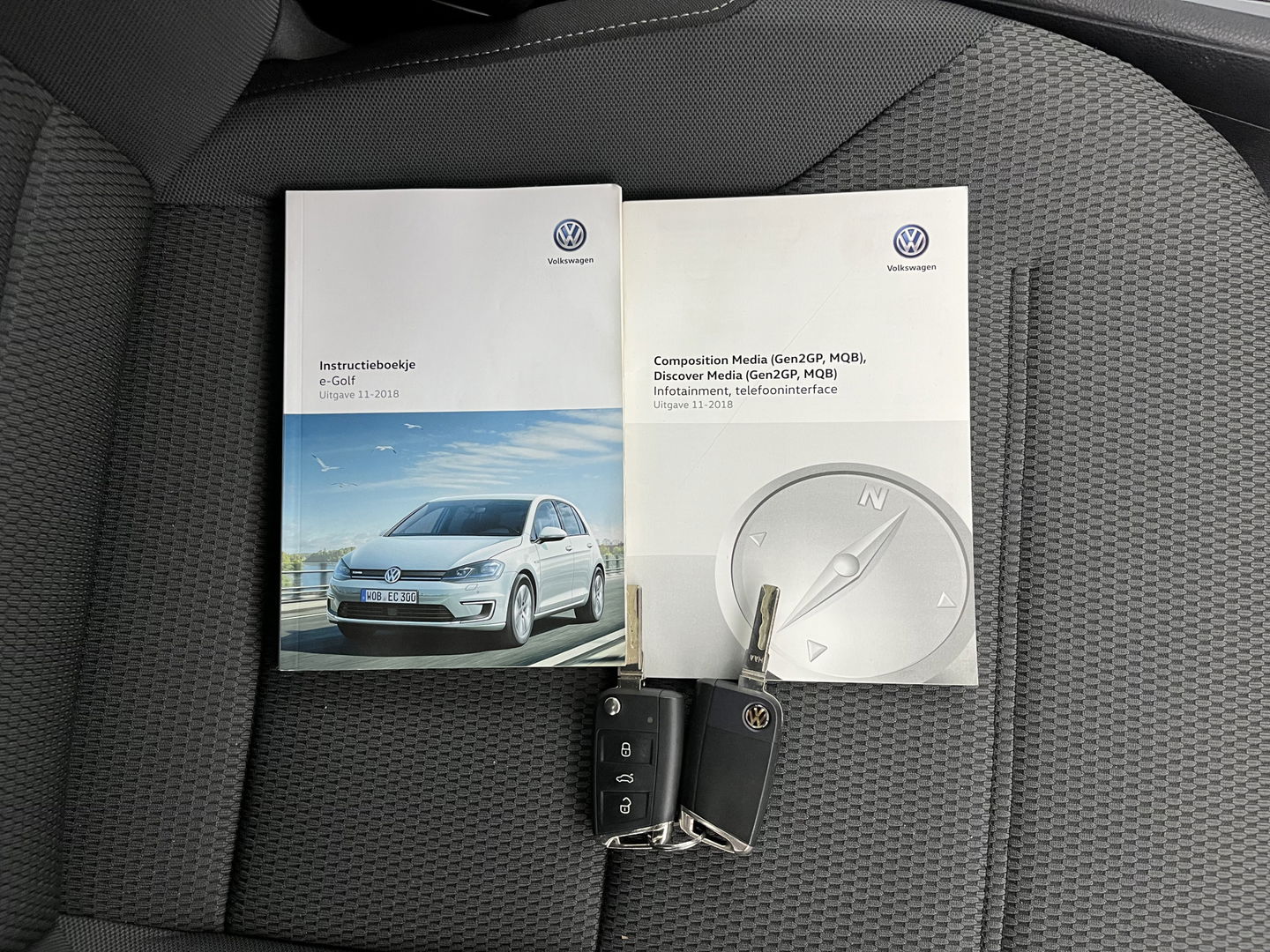 Volkswagen e-Golf (INCL.BTW) *HEAT-PUMP | ADAPTIVE-CRUISE | FULL-LED | DIGI-COCKPIT | NAVI-FULLMAP | CAMERA | KEYLESS | ECC | PDC | 16''ALU*