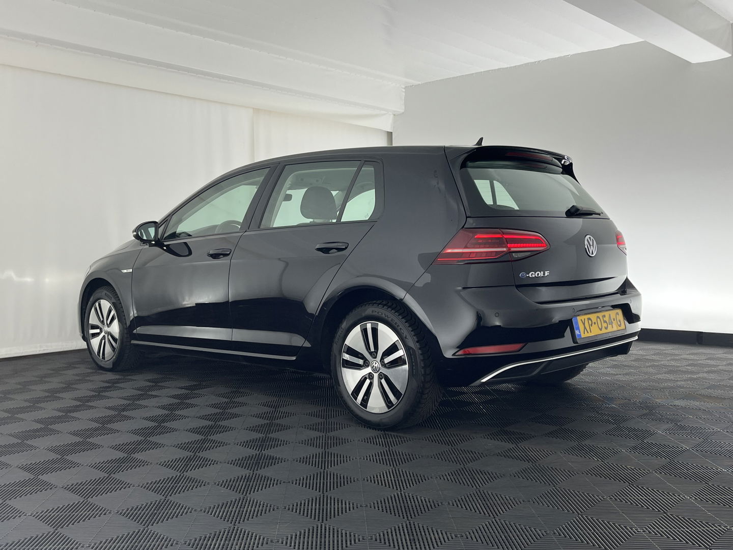 Volkswagen e-Golf (INCL.BTW) *HEAT-PUMP | ADAPTIVE-CRUISE | FULL-LED | DIGI-COCKPIT | NAVI-FULLMAP | CAMERA | KEYLESS | ECC | PDC | 16''ALU*