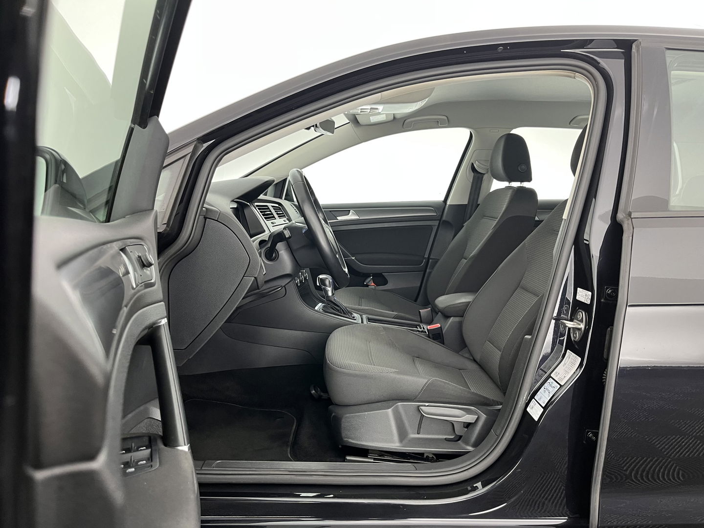 Volkswagen e-Golf (INCL.BTW) *HEAT-PUMP | ADAPTIVE-CRUISE | FULL-LED | DIGI-COCKPIT | NAVI-FULLMAP | CAMERA | KEYLESS | ECC | PDC | 16''ALU*