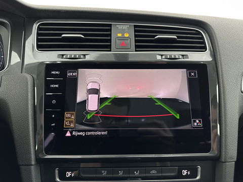 Volkswagen e-Golf {SOH-91%} (INCL-BTW) Aut. *HEATPUMP | ADAPTIVE-CRUISE | DIGI-COCKPIT | FULL-LED | NAVI-FULLMAP | COMFORTSEATS | ECC | PARKPILOT | CCS-FASTLOADER | 16''ALU*