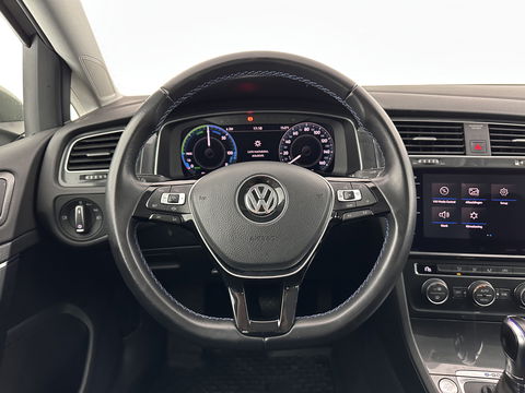 Volkswagen e-Golf {SOH-91%} (INCL-BTW) Aut. *HEATPUMP | ADAPTIVE-CRUISE | DIGI-COCKPIT | FULL-LED | NAVI-FULLMAP | COMFORTSEATS | ECC | PARKPILOT | CCS-FASTLOADER | 16''ALU*