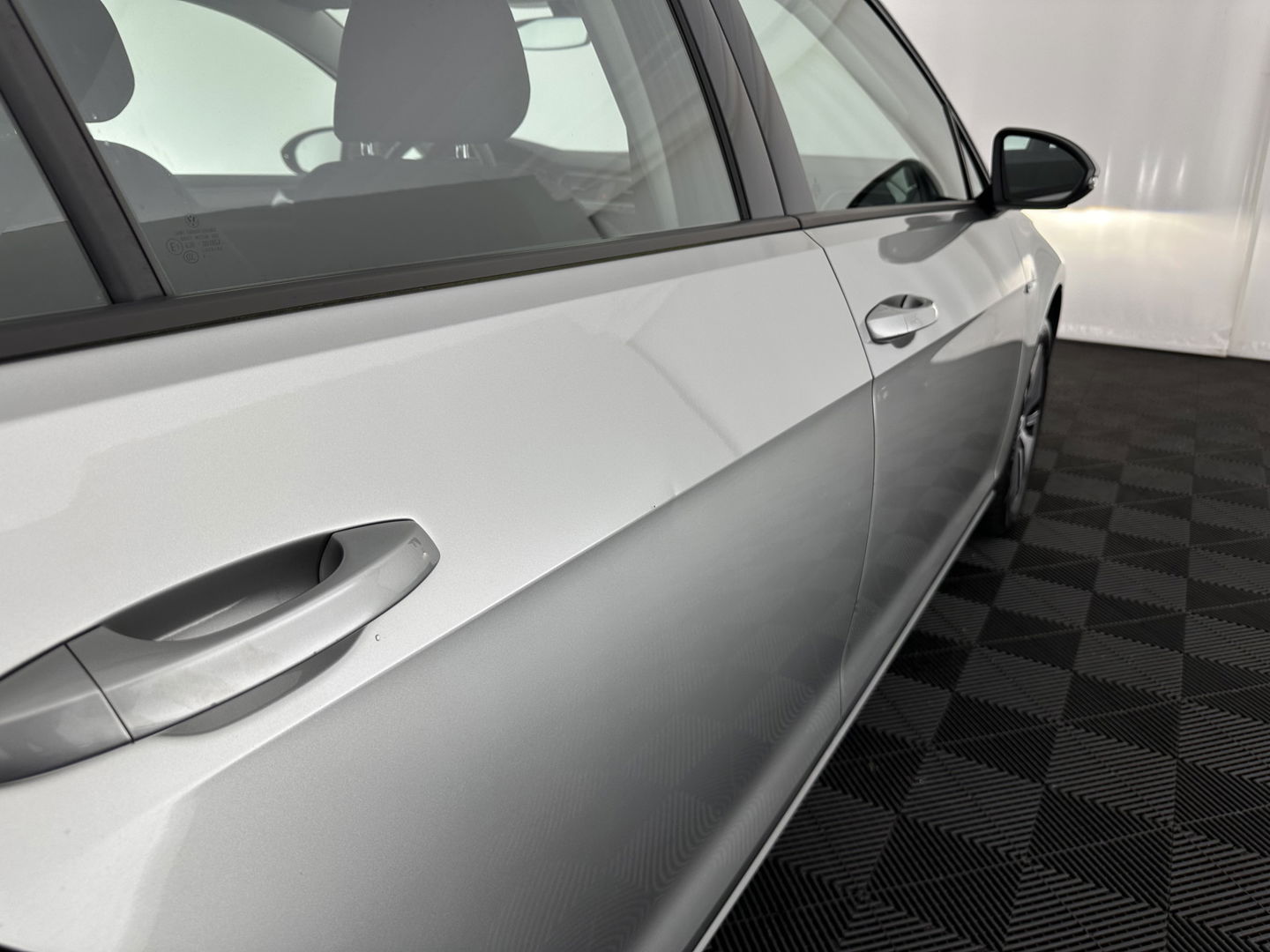 Volkswagen e-Golf {SOH-91%} (INCL-BTW) Aut. *HEATPUMP | ADAPTIVE-CRUISE | DIGI-COCKPIT | FULL-LED | NAVI-FULLMAP | COMFORTSEATS | ECC | PARKPILOT | CCS-FASTLOADER | 16''ALU*