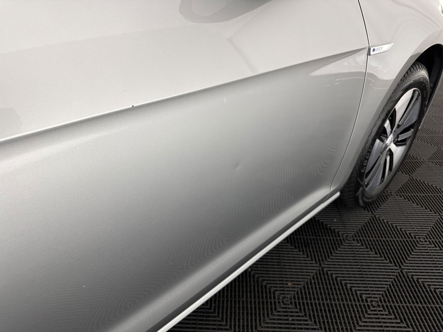 Volkswagen e-Golf {SOH-91%} (INCL-BTW) Aut. *HEATPUMP | ADAPTIVE-CRUISE | DIGI-COCKPIT | FULL-LED | NAVI-FULLMAP | COMFORTSEATS | ECC | PARKPILOT | CCS-FASTLOADER | 16''ALU*