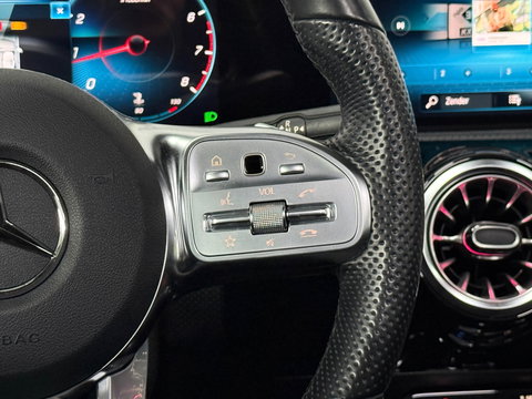 Mercedes-Benz CLA-Klasse 200 AMG-Line, Pano,