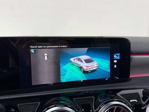 Mercedes-Benz CLA-Klasse 200 AMG-Line, Pano,