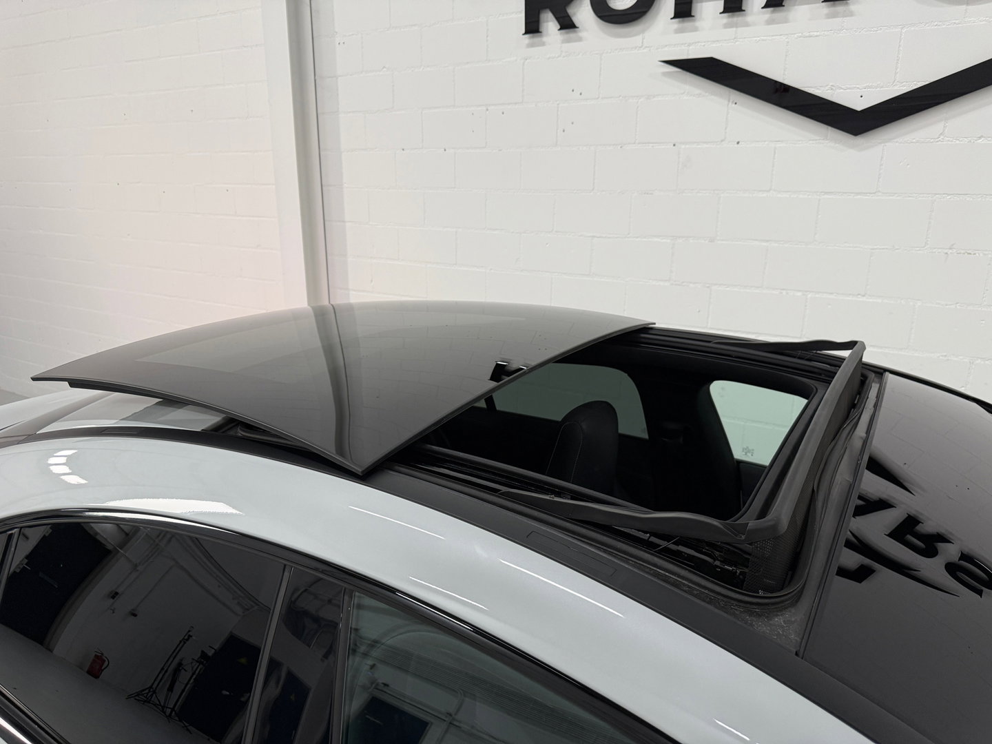 Mercedes-Benz CLA-Klasse 200 AMG-Line, Pano,