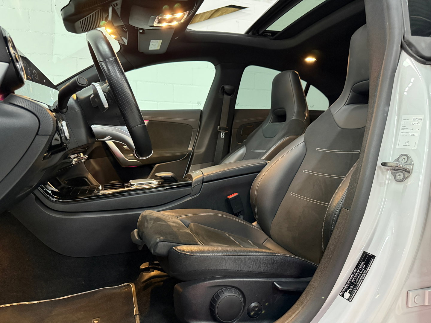 Mercedes-Benz CLA-Klasse 200 AMG-Line, Pano,