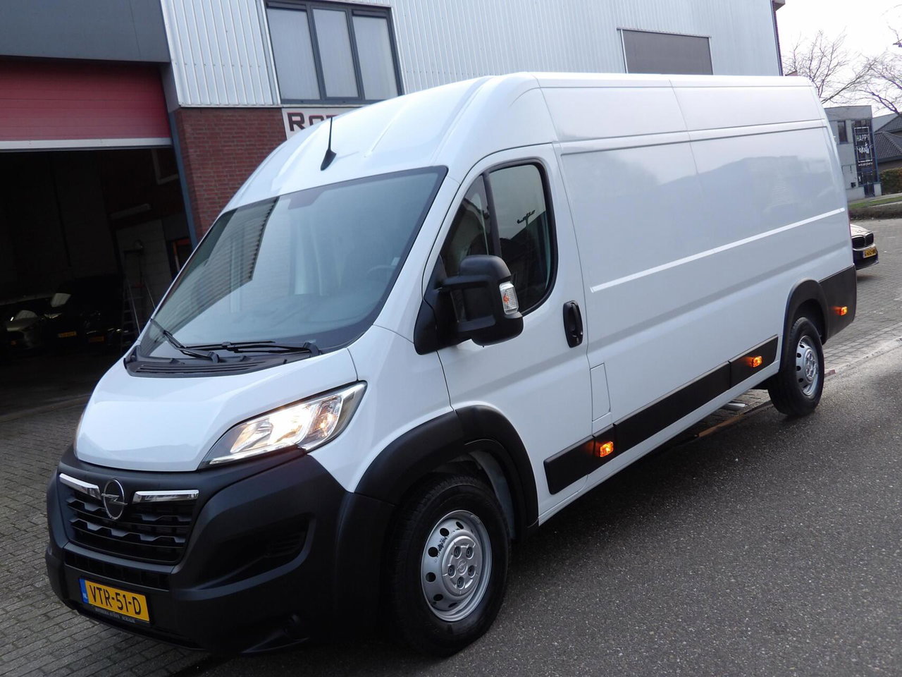Opel Movano