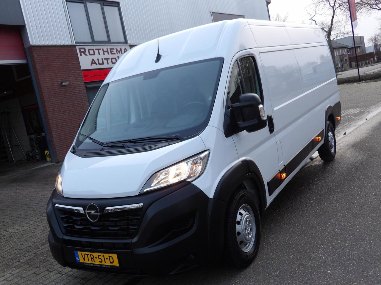 Opel Movano
