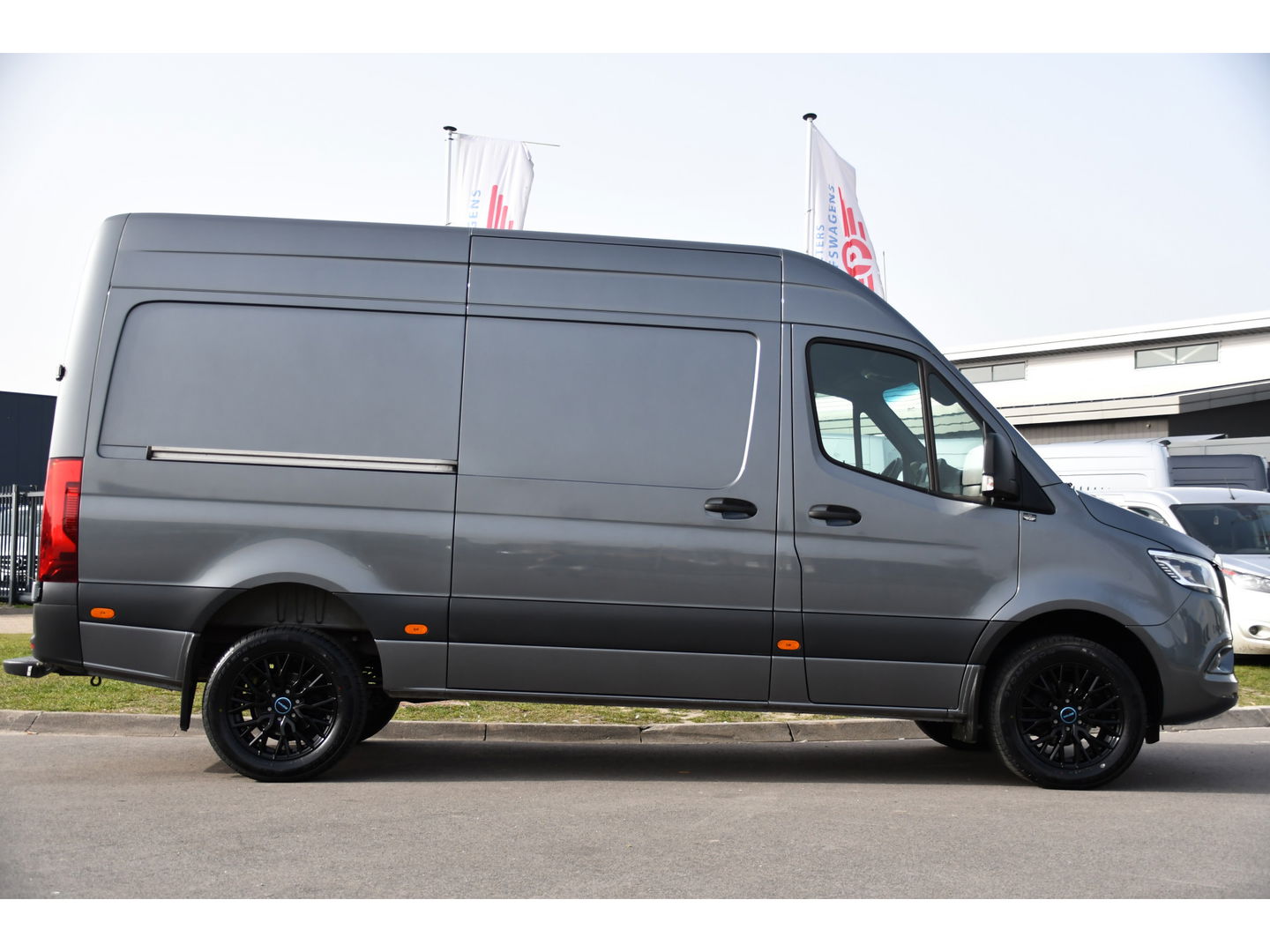 Mercedes-Benz Sprinter 317 1.9 CDI L2H2 RWD PB Edition Camera, Cruise, Carplay, LED, Stoelverwarming, Standkachel, Automaat, Multimedia, Geveerde Stoel, 170pk, Uniek!