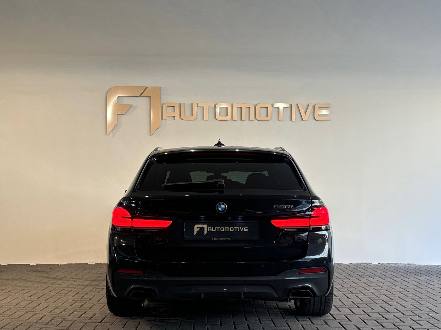 BMW 5 Serie Touring 530i High Ex M Sport Pano|Memory|Laser