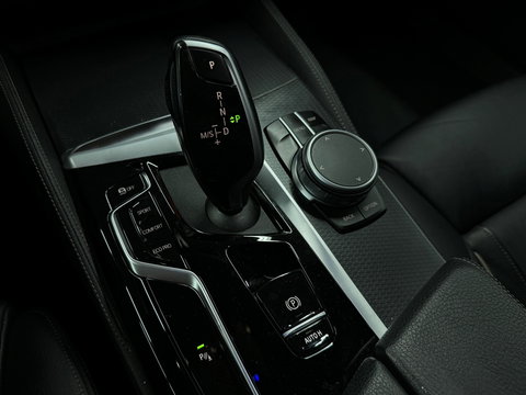 BMW 5 Serie Touring 530i High Ex M Sport Pano|Memory|Laser