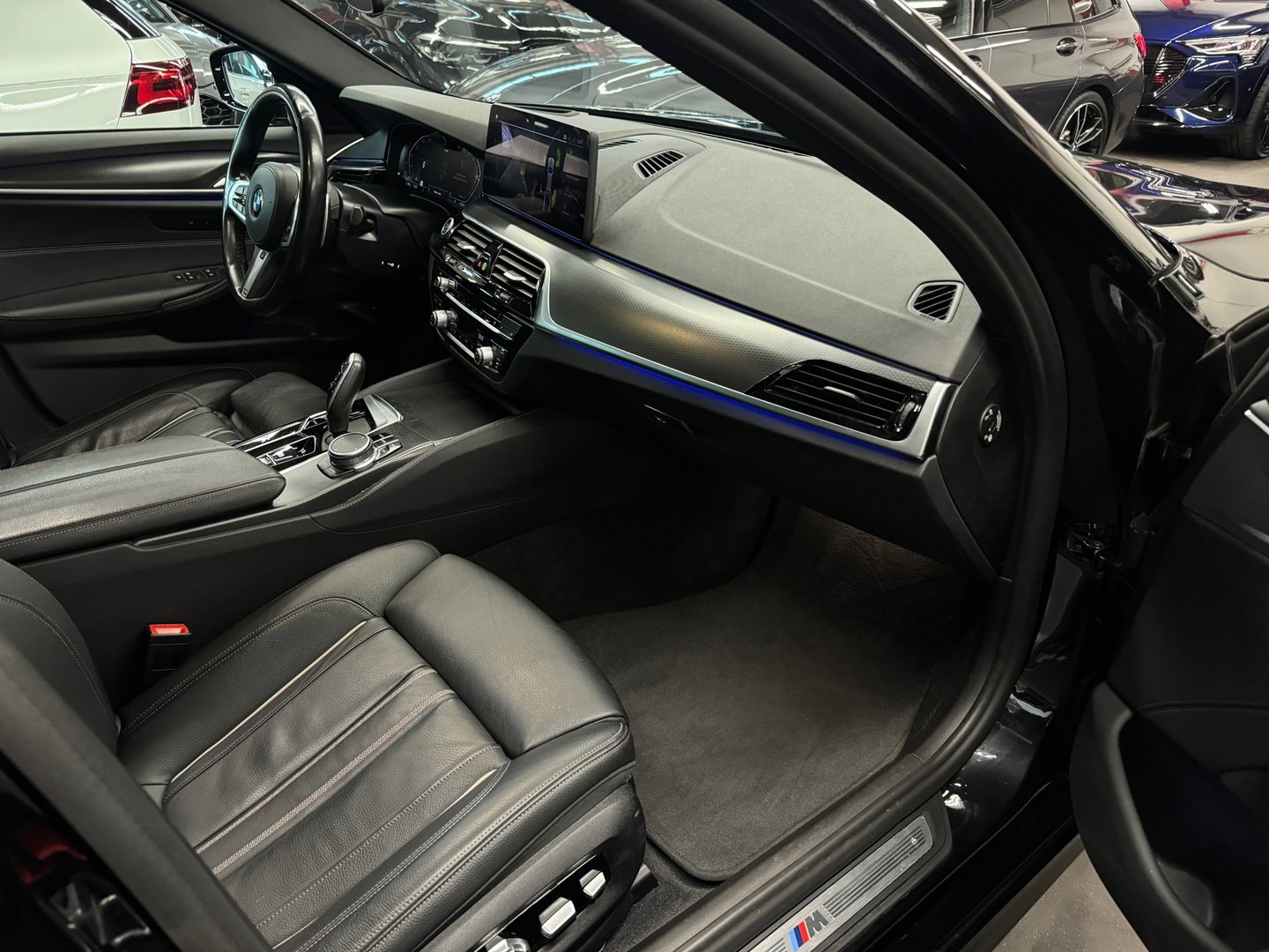 BMW 5 Serie Touring 530i High Ex M Sport Pano|Memory|Laser