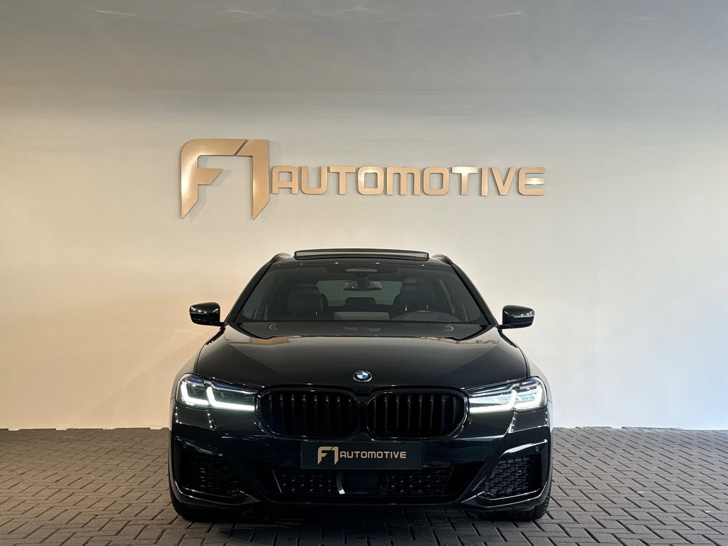 BMW 5 Serie Touring 530i High Ex M Sport Pano|Memory|Laser