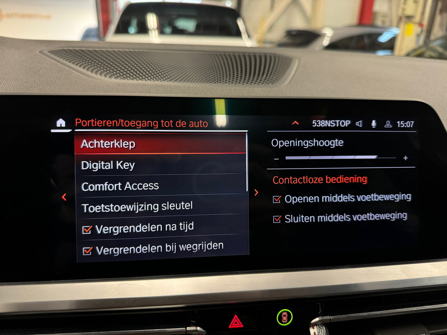 BMW 3 Serie Touring 330i High Executive Pano|HuD|H/K|Memory