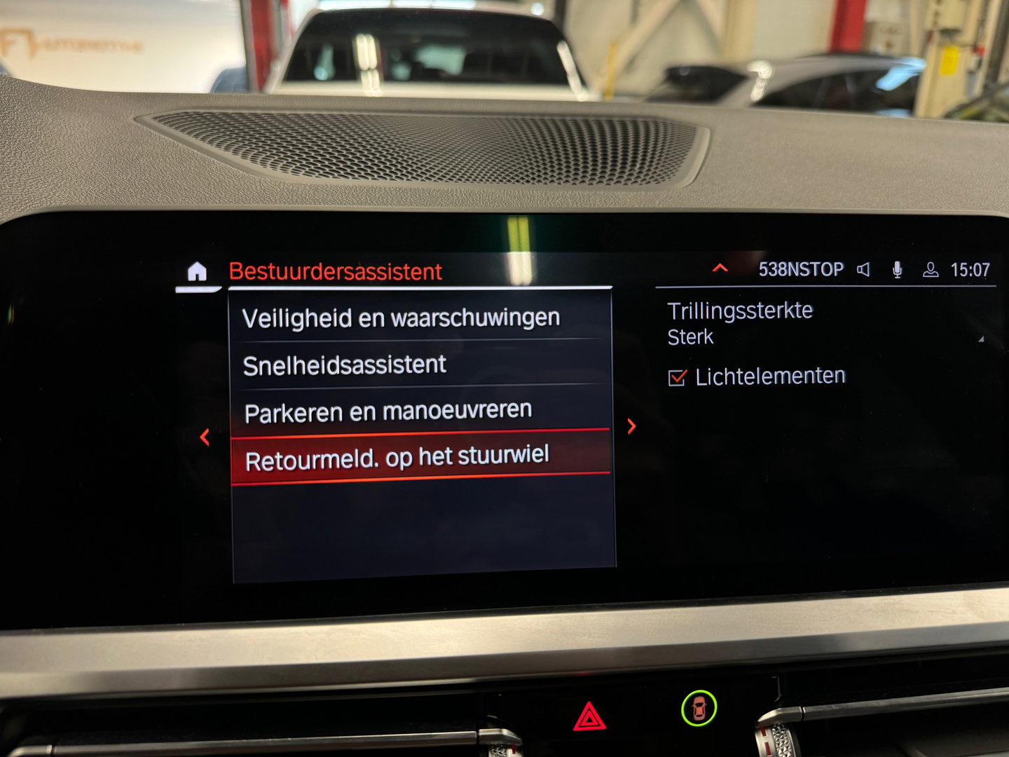 BMW 3 Serie Touring 330i High Executive Pano|HuD|H/K|Memory