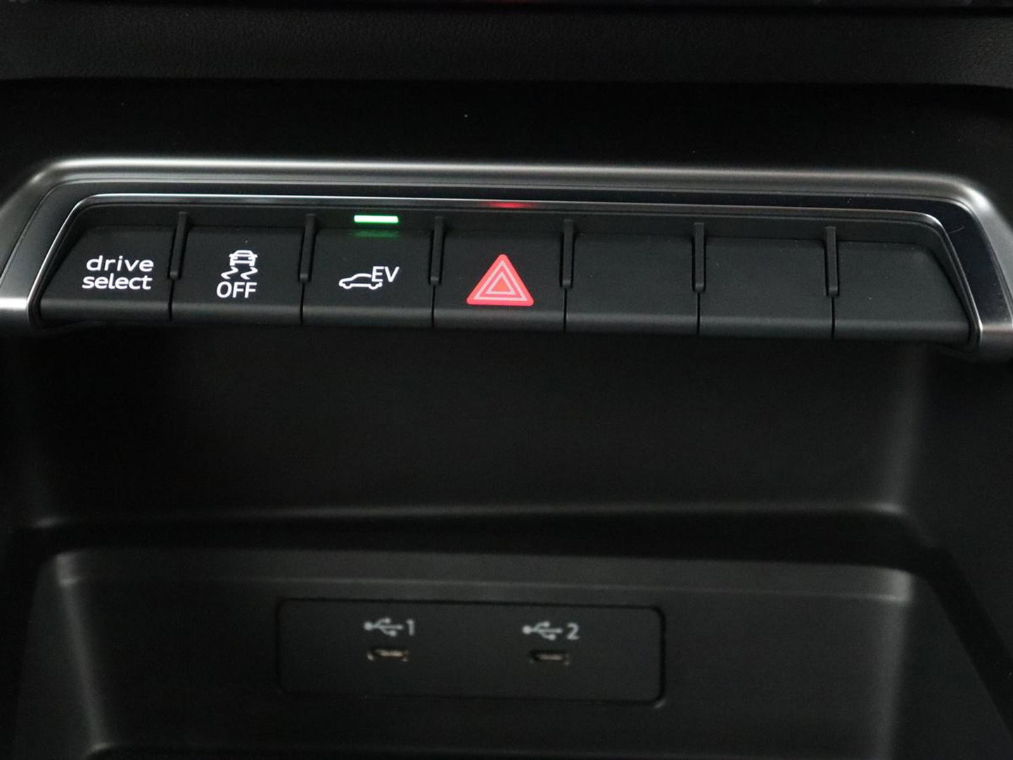 Audi A3 40 TFSIe Advanced edition | Sportstoelen | Carplay | Virtual Cockpit | Navigatie | Full LED | Parkeerhulp | Climate control | Cruise control | PHEV | Plug In