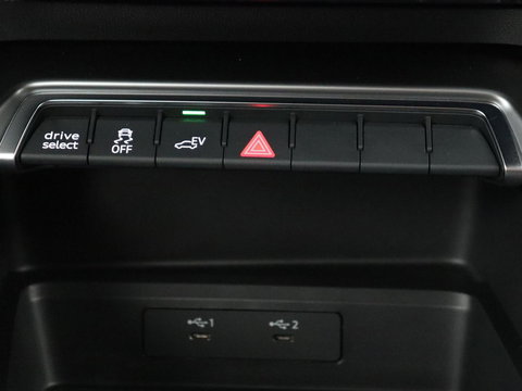 Audi A3 40 TFSIe Advanced edition | Sportstoelen | Carplay | Virtual Cockpit | Navigatie | Full LED | Parkeerhulp | Climate control | Cruise control | PHEV | Plug In