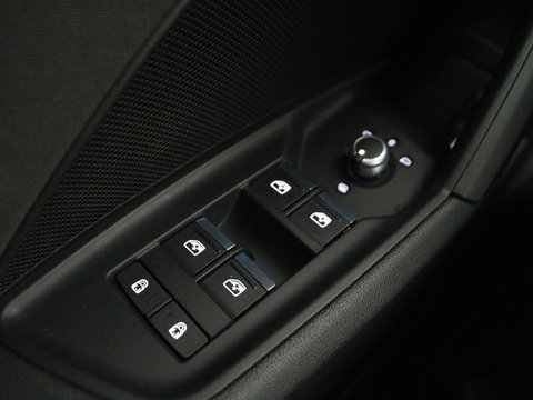 Audi A3 40 TFSIe Advanced edition | Sportstoelen | Carplay | Virtual Cockpit | Navigatie | Full LED | Parkeerhulp | Climate control | Cruise control | PHEV | Plug In