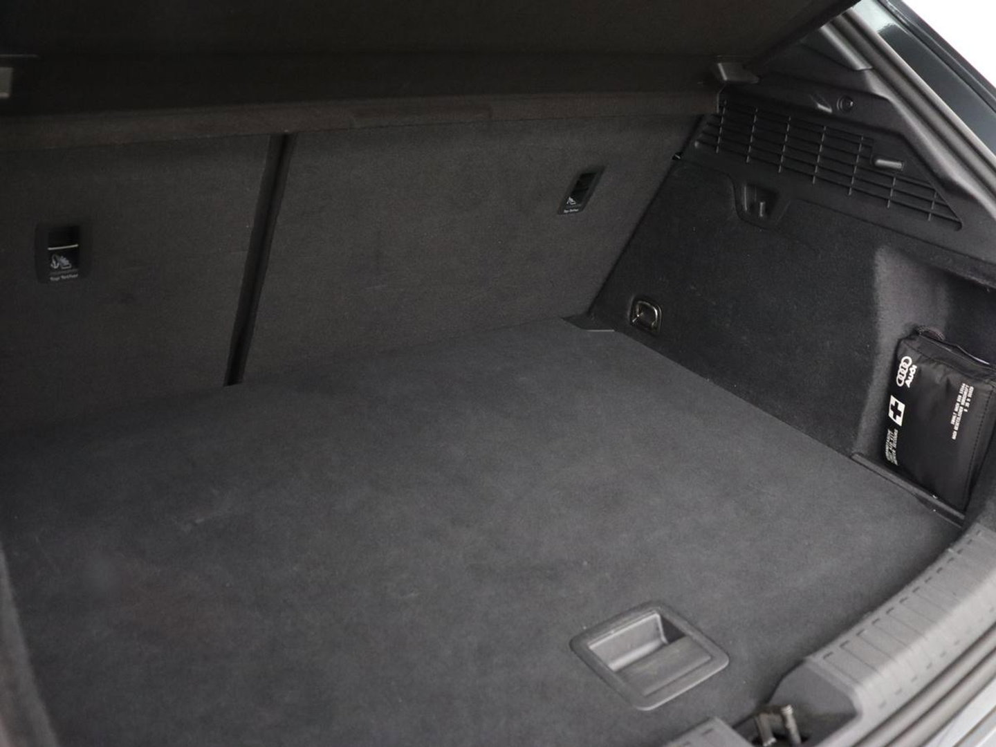 Audi A3 40 TFSIe Advanced edition | Sportstoelen | Carplay | Virtual Cockpit | Navigatie | Full LED | Parkeerhulp | Climate control | Cruise control | PHEV | Plug In