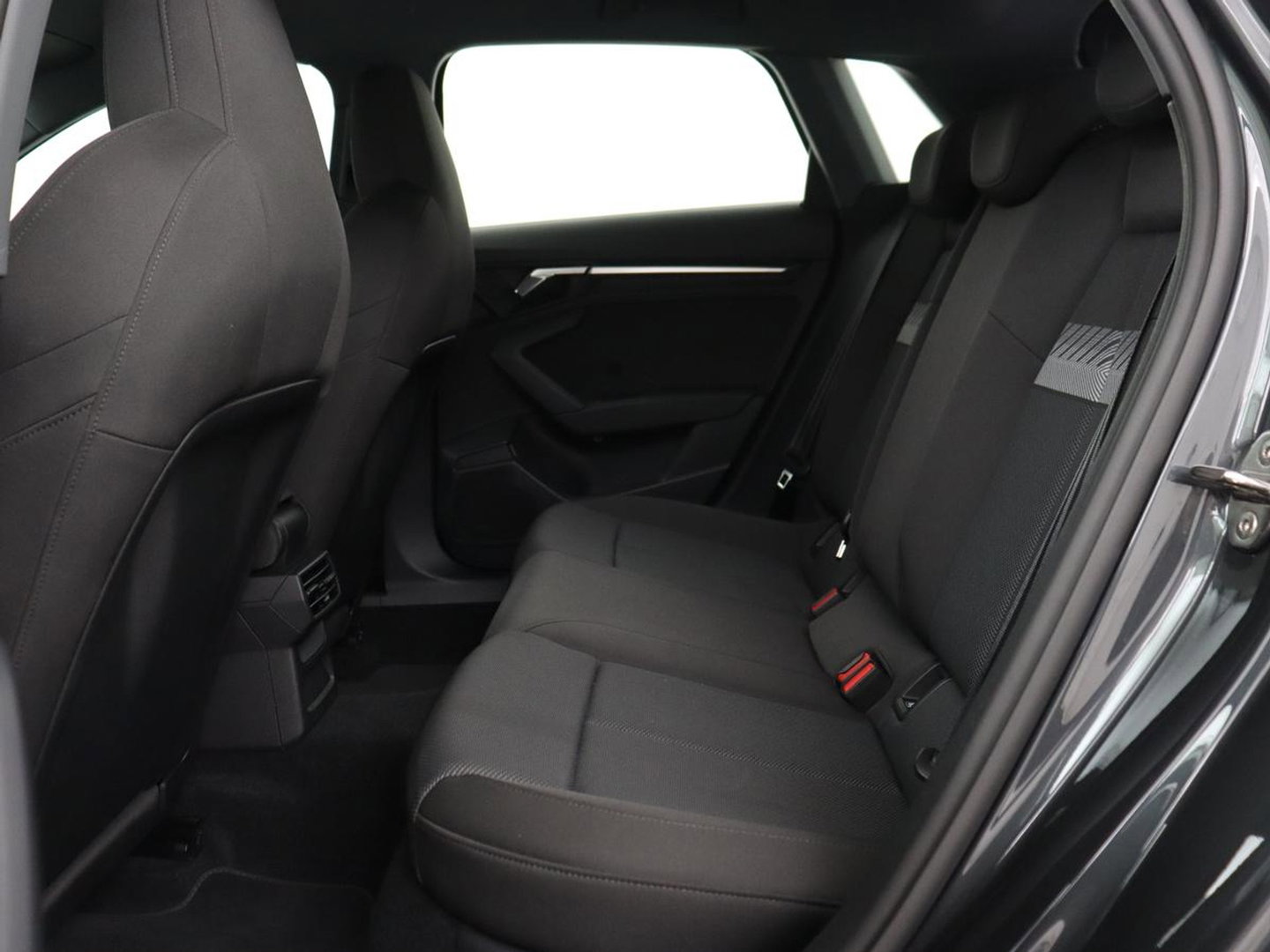 Audi A3 40 TFSIe Advanced edition | Sportstoelen | Carplay | Virtual Cockpit | Navigatie | Full LED | Parkeerhulp | Climate control | Cruise control | PHEV | Plug In