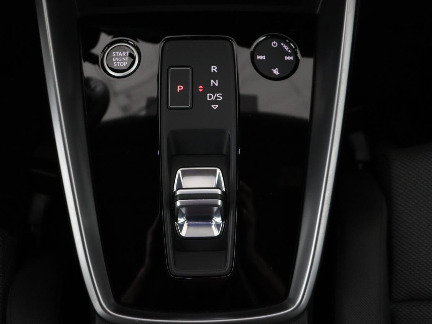 Audi A3 40 TFSIe Advanced edition | Sportstoelen | Carplay | Virtual Cockpit | Navigatie | Full LED | Parkeerhulp | Climate control | Cruise control | PHEV | Plug In