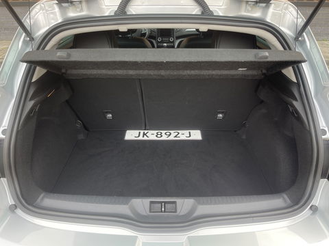 Renault Mégane 1.2 TCe Bose | Sfeerverlichting | Lane Assist | Dodehoeksensor | Head-Up Display | Trekhaak | Camera | Automatisch Inparkeren | Navigatie | Massage Stoel | DAB |