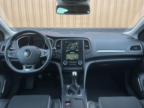 Renault Mégane 1.2 TCe Bose | Sfeerverlichting | Lane Assist | Dodehoeksensor | Head-Up Display | Trekhaak | Camera | Automatisch Inparkeren | Navigatie | Massage Stoel | DAB |