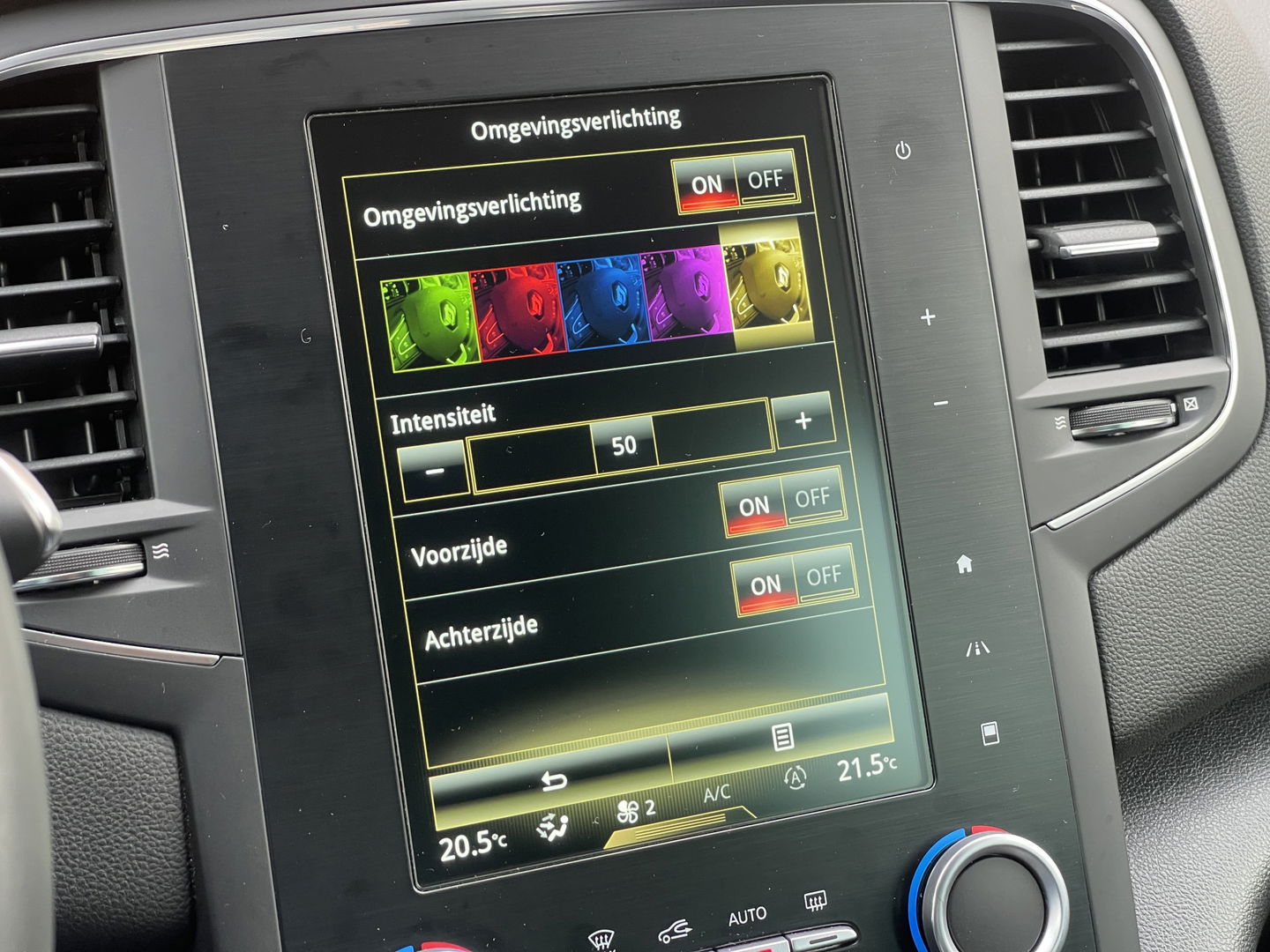 Renault Mégane 1.2 TCe Bose | Sfeerverlichting | Lane Assist | Dodehoeksensor | Head-Up Display | Trekhaak | Camera | Automatisch Inparkeren | Navigatie | Massage Stoel | DAB |