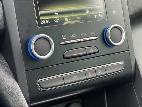 Renault Mégane 1.2 TCe Bose | Sfeerverlichting | Lane Assist | Dodehoeksensor | Head-Up Display | Trekhaak | Camera | Automatisch Inparkeren | Navigatie | Massage Stoel | DAB |