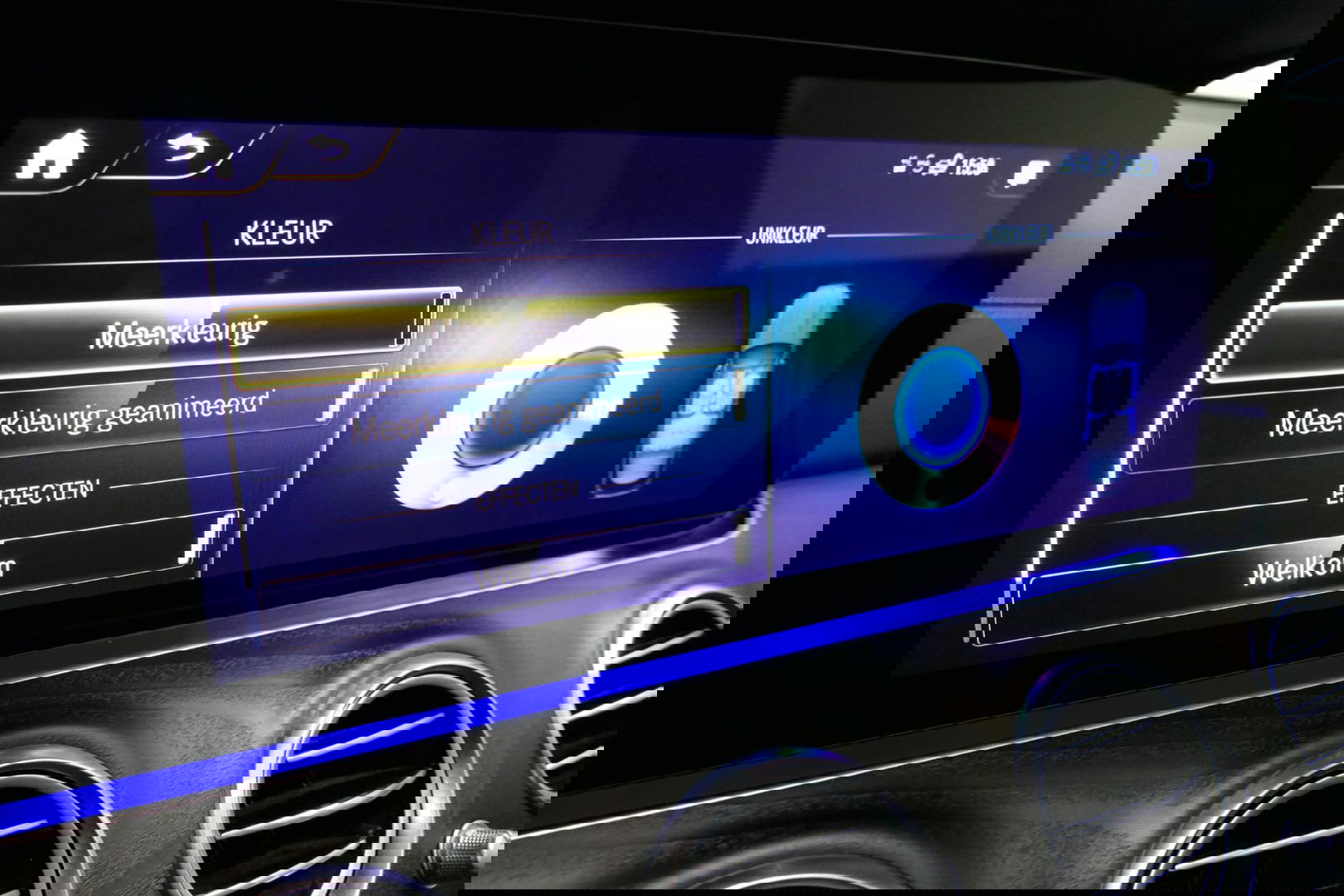 Mercedes-Benz E-Klasse 300 e AMG Line / E63 AMG Diffuser / Panamericana Grill / Panoramadak / Burmester Surround Sound / Rondomzichtcamera / Deels elektr. verstelbare voorstoelen / Ambienteverlichting / Stoelverwarming / Apple Carplay - Android Auto / 20'' LMV / Trekhaak (zwenk