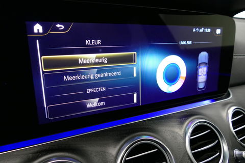 Mercedes-Benz E-Klasse 300 e AMG Line / E63 AMG Diffuser / Panamericana Grill / Panoramadak / Burmester Surround Sound / Rondomzichtcamera / Deels elektr. verstelbare voorstoelen / Ambienteverlichting / Stoelverwarming / Apple Carplay - Android Auto / 20'' LMV / Trekhaak (zwenk