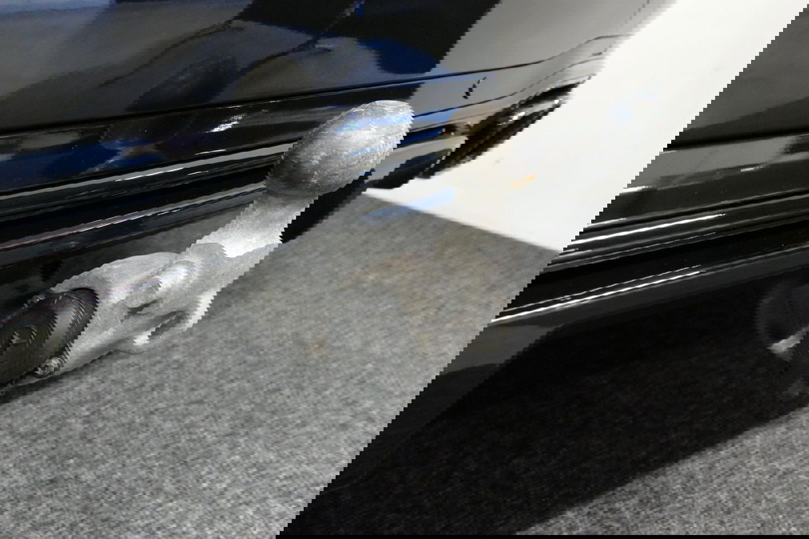 Mercedes-Benz E-Klasse 300 e AMG Line / E63 AMG Diffuser / Panamericana Grill / Panoramadak / Burmester Surround Sound / Rondomzichtcamera / Deels elektr. verstelbare voorstoelen / Ambienteverlichting / Stoelverwarming / Apple Carplay - Android Auto / 20'' LMV / Trekhaak (zwenk