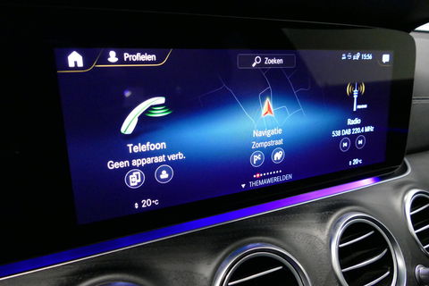Mercedes-Benz E-Klasse 300 e AMG Line / E63 AMG Diffuser / Panamericana Grill / Panoramadak / Burmester Surround Sound / Rondomzichtcamera / Deels elektr. verstelbare voorstoelen / Ambienteverlichting / Stoelverwarming / Apple Carplay - Android Auto / 20'' LMV / Trekhaak (zwenk