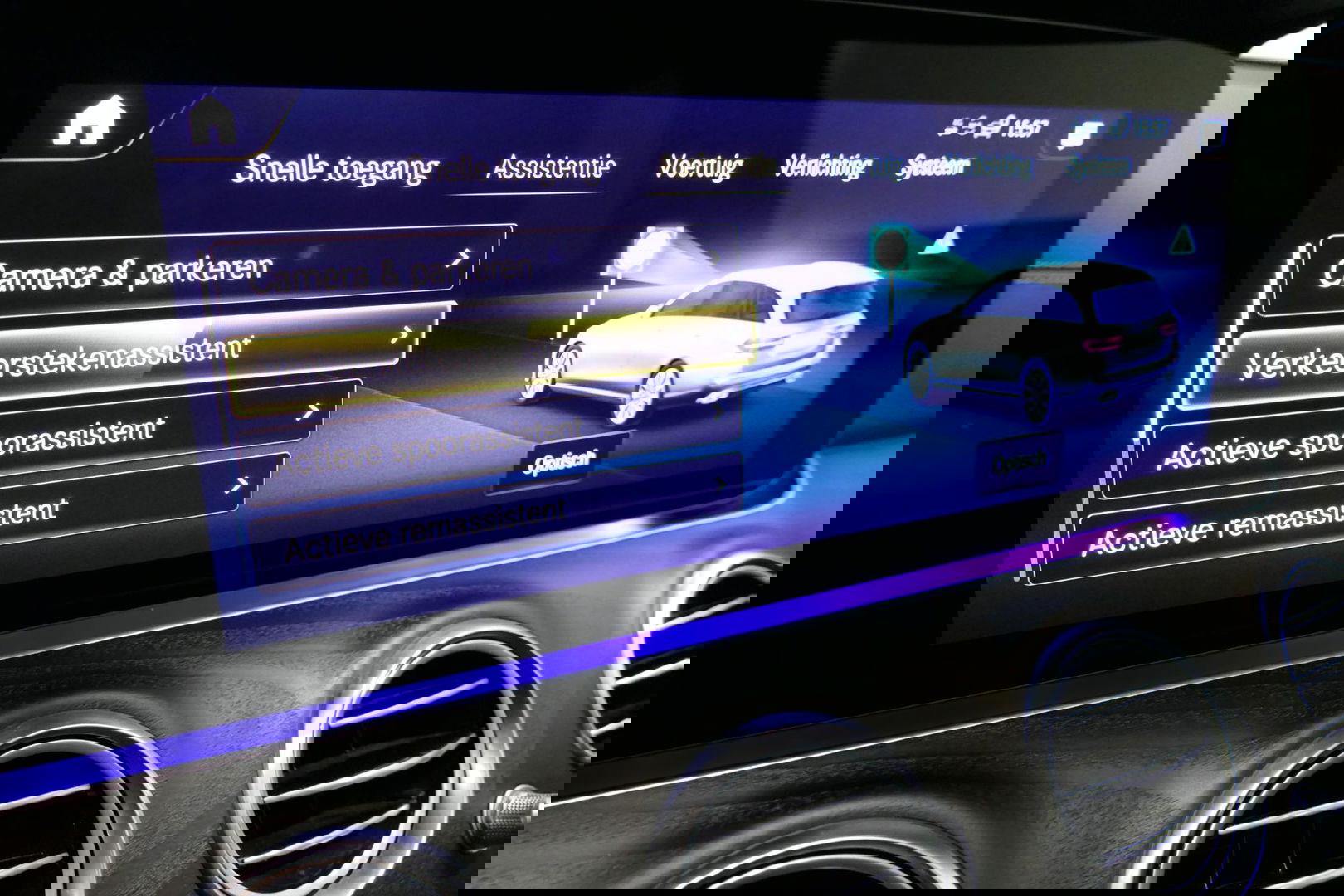 Mercedes-Benz E-Klasse 300 e AMG Line / E63 AMG Diffuser / Panamericana Grill / Panoramadak / Burmester Surround Sound / Rondomzichtcamera / Deels elektr. verstelbare voorstoelen / Ambienteverlichting / Stoelverwarming / Apple Carplay - Android Auto / 20'' LMV / Trekhaak (zwenk