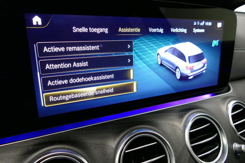 Mercedes-Benz E-Klasse 300 e AMG Line / E63 AMG Diffuser / Panamericana Grill / Panoramadak / Burmester Surround Sound / Rondomzichtcamera / Deels elektr. verstelbare voorstoelen / Ambienteverlichting / Stoelverwarming / Apple Carplay - Android Auto / 20'' LMV / Trekhaak (zwenk