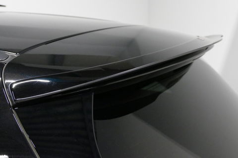 Mercedes-Benz E-Klasse 300 e AMG Line / E63 AMG Diffuser / Panamericana Grill / Panoramadak / Burmester Surround Sound / Rondomzichtcamera / Deels elektr. verstelbare voorstoelen / Ambienteverlichting / Stoelverwarming / Apple Carplay - Android Auto / 20'' LMV / Trekhaak (zwenk