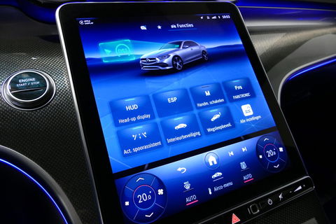 Mercedes-Benz C-Klasse 300 e AMG Line / C63s AMG Diffuser / Panamericana Grille / Panoramadak / Elektr. verstelbare voorstoelen + memory / Digital Light (Laser) / Stoelverwarming / Ambienteverlichting Plus / Apple Carplay - Android Auto / Rondomzichtcamera / HUD / 20'' LMV / Ac