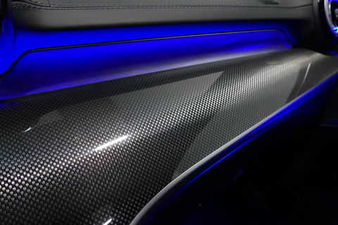 Mercedes-Benz C-Klasse 300 e AMG Line / C63s AMG Diffuser / Panamericana Grille / Panoramadak / Elektr. verstelbare voorstoelen + memory / Digital Light (Laser) / Stoelverwarming / Ambienteverlichting Plus / Apple Carplay - Android Auto / Rondomzichtcamera / HUD / 20'' LMV / Ac