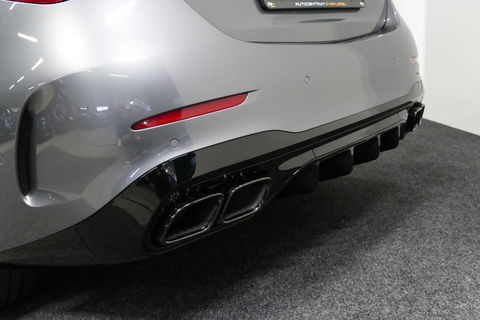 Mercedes-Benz C-Klasse 300 e AMG Line / C63s AMG Diffuser / Panamericana Grille / Panoramadak / Elektr. verstelbare voorstoelen + memory / Digital Light (Laser) / Stoelverwarming / Ambienteverlichting Plus / Apple Carplay - Android Auto / Rondomzichtcamera / HUD / 20'' LMV / Ac