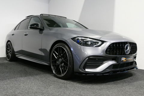 Mercedes-Benz C-Klasse 300 e AMG Line / C63s AMG Diffuser / Panamericana Grille / Panoramadak / Elektr. verstelbare voorstoelen + memory / Digital Light (Laser) / Stoelverwarming / Ambienteverlichting Plus / Apple Carplay - Android Auto / Rondomzichtcamera / HUD / 20'' LMV / Ac