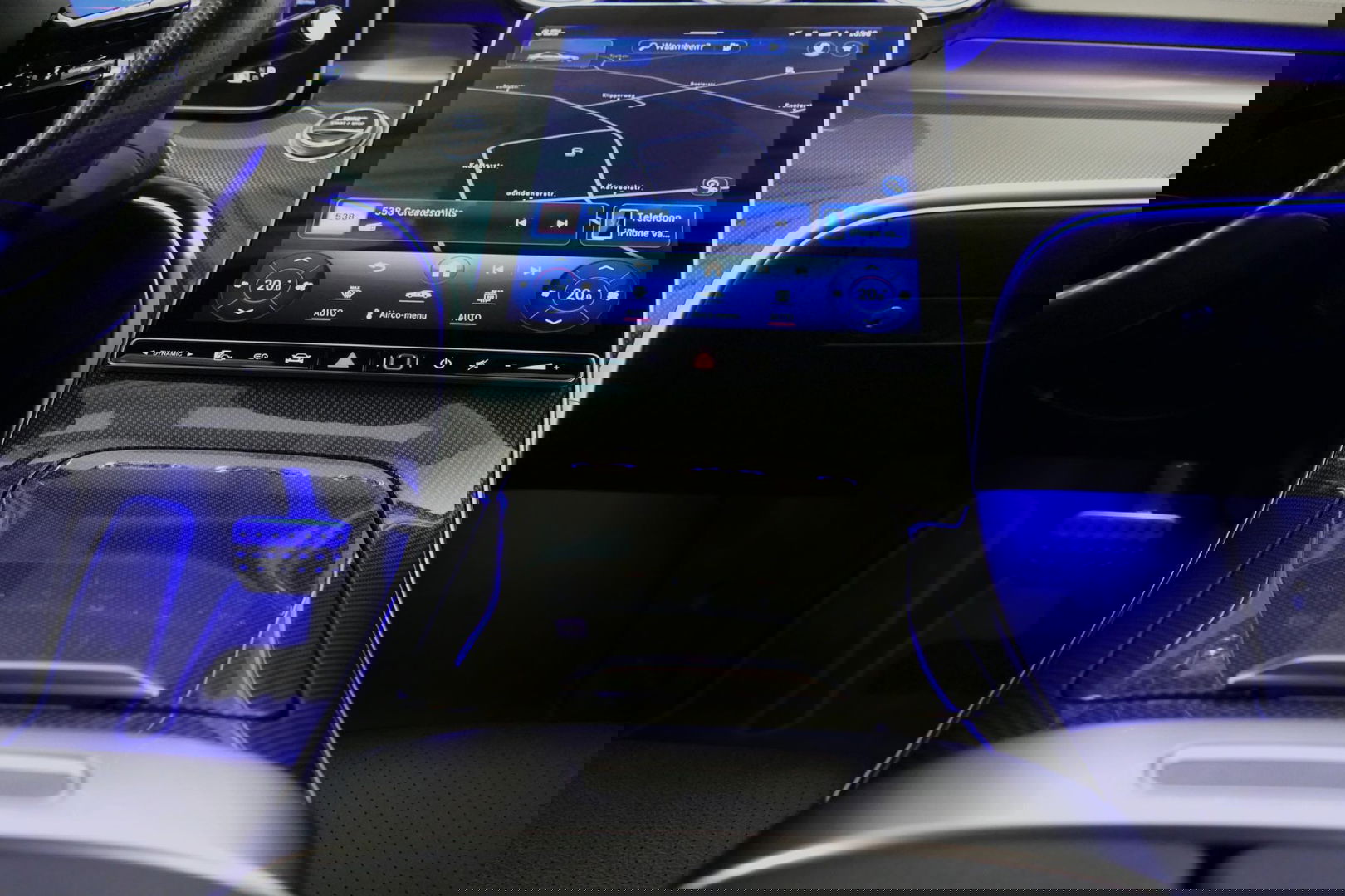 Mercedes-Benz C-Klasse 300 e AMG Line / C63s AMG Diffuser / Panamericana Grille / Panoramadak / Elektr. verstelbare voorstoelen + memory / Digital Light (Laser) / Stoelverwarming / Ambienteverlichting Plus / Apple Carplay - Android Auto / Rondomzichtcamera / HUD / 20'' LMV / Ac