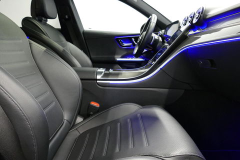 Mercedes-Benz C-Klasse 300 e AMG Line / C63s AMG Diffuser / Panamericana Grille / Panoramadak / Elektr. verstelbare voorstoelen + memory / Digital Light (Laser) / Stoelverwarming / Ambienteverlichting Plus / Apple Carplay - Android Auto / Rondomzichtcamera / HUD / 20'' LMV / Ac
