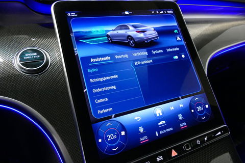 Mercedes-Benz C-Klasse 300 e AMG Line / C63s AMG Diffuser / Panamericana Grille / Panoramadak / Elektr. verstelbare voorstoelen + memory / Digital Light (Laser) / Stoelverwarming / Ambienteverlichting Plus / Apple Carplay - Android Auto / Rondomzichtcamera / HUD / 20'' LMV / Ac