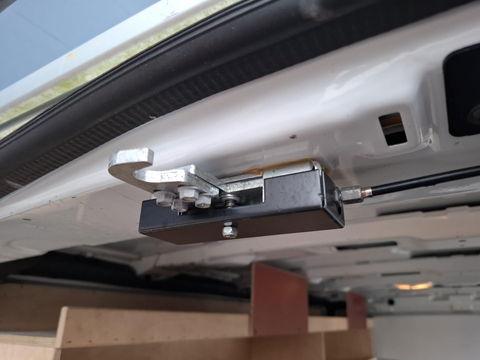 Renault Trafic 2.0 dCi 145 T27 L1H1 Comfort AUTOMAAT / IMPERIAL / NAVI / KASTEN INRICHTING / TREKHAAK