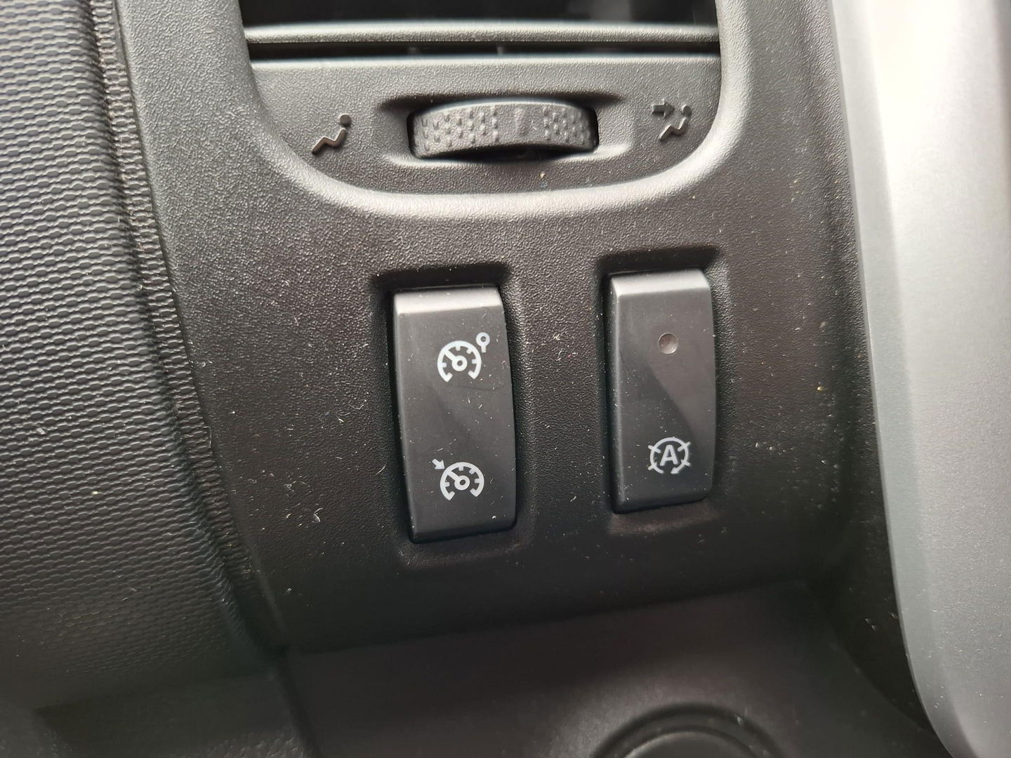 Renault Trafic 2.0 dCi 145 T27 L1H1 Comfort AUTOMAAT / IMPERIAL / NAVI / KASTEN INRICHTING / TREKHAAK